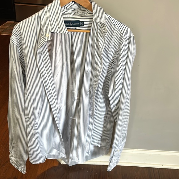 Button down - Picture 1 of 2